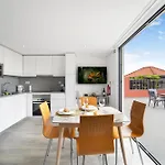 Appartement Brand New Private Modern With Patio And Sea View