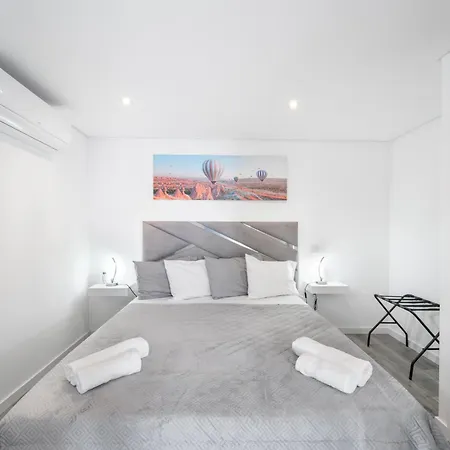 Brand New Private Modern With Patio And Sea View Lejlighed