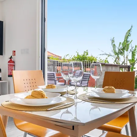 Brand New Private Modern With Patio And Sea View 公寓 *