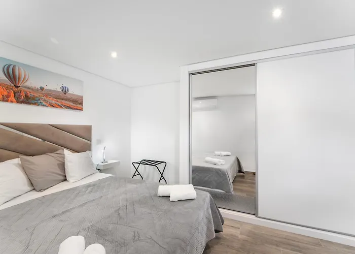 Brand New Private Modern With Patio And Sea View *