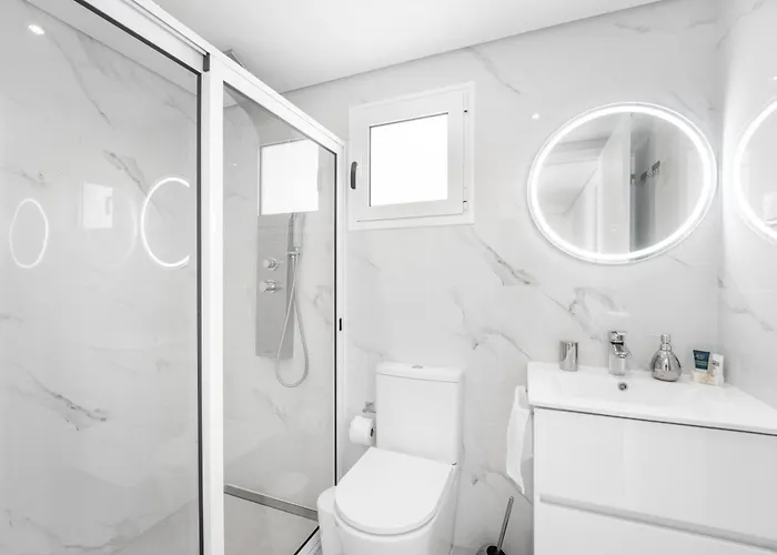 Brand New Private Modern With Patio And Sea View