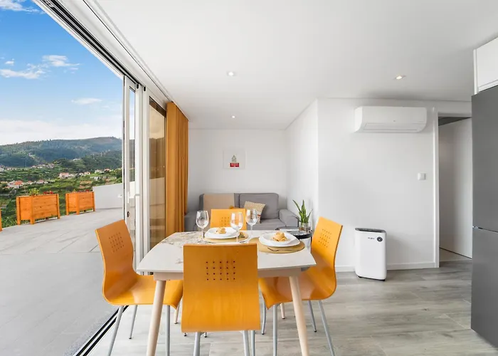 Brand New Private Modern With Patio And Sea View *